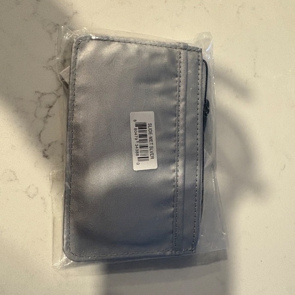 Brand new with tags LUG slide cardholder (RFID protected) - Picture 2 of 4